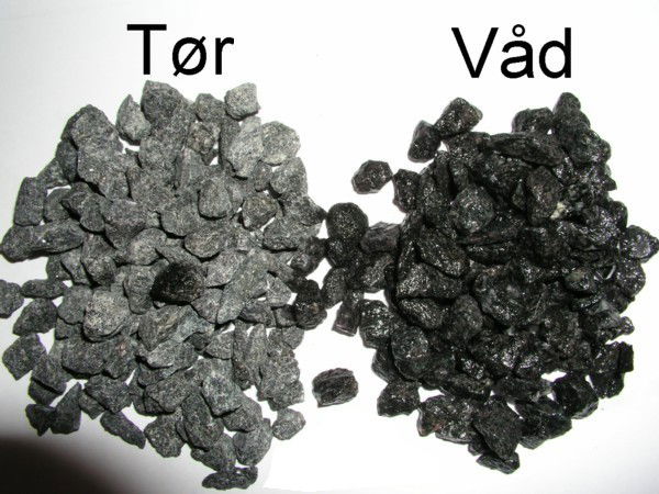 Sort Granit 11-16 mm -1000 kg. - på palle, Sort Granit 11-16 mm -1000 kg. - på palle, 1 ton sække. Leveres på palle. Bestillínger inden onsdag, leveres samme uge. Særlig velegnet til bede, indkørsel eller gangstier. Få Sort granit leveret i en praktisk Bi